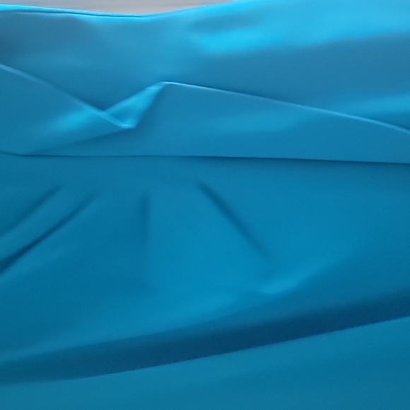 Because I don't want it anymore and I only used it once - Picture 3 of 3